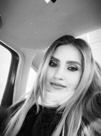 PriyaStark's Offline Chat Room