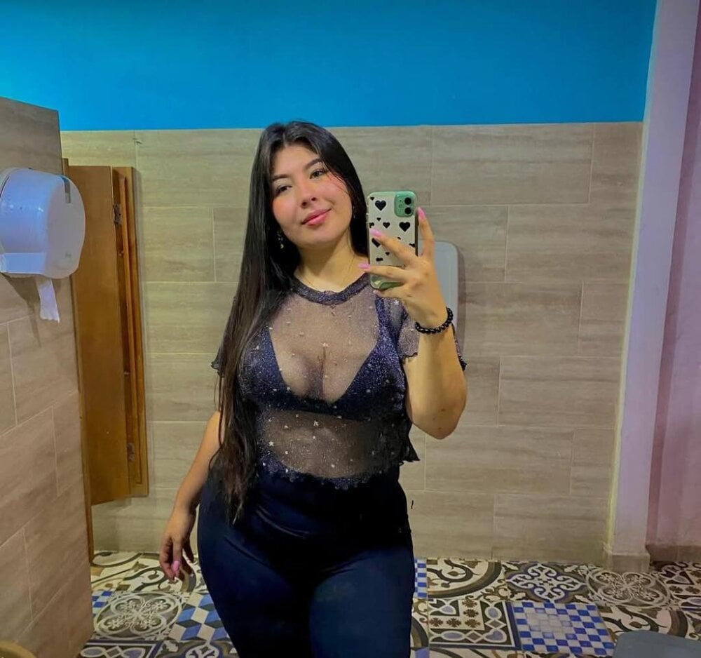 carolina_bigboobs profile