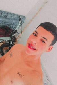 latin_sex2021's Offline XXX Chat