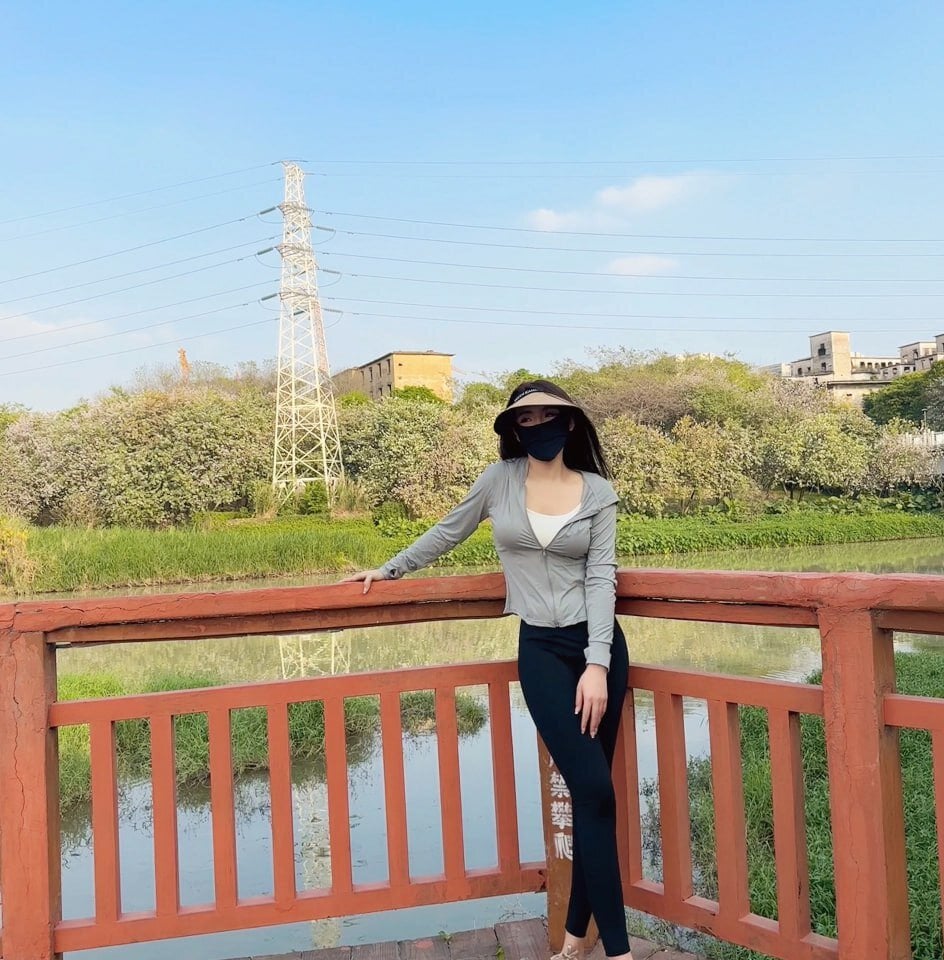 livesex.fan forzen-baby livesex profile in on-your-monitor cams