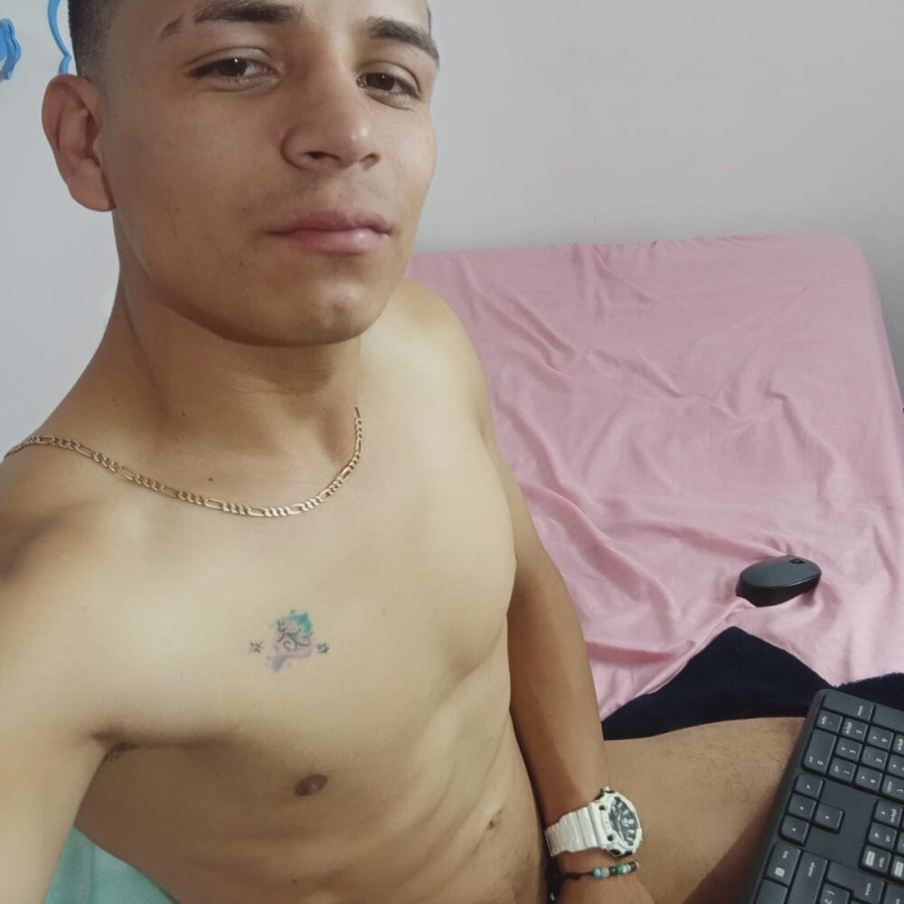 dominic_coper from stripchat