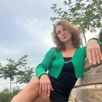mmmmariana's Offline Chat Room