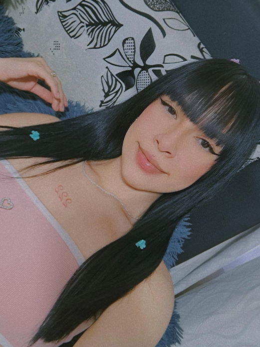 stripchat lunajoness_ webcam profile pic via sexlivecamsites.com