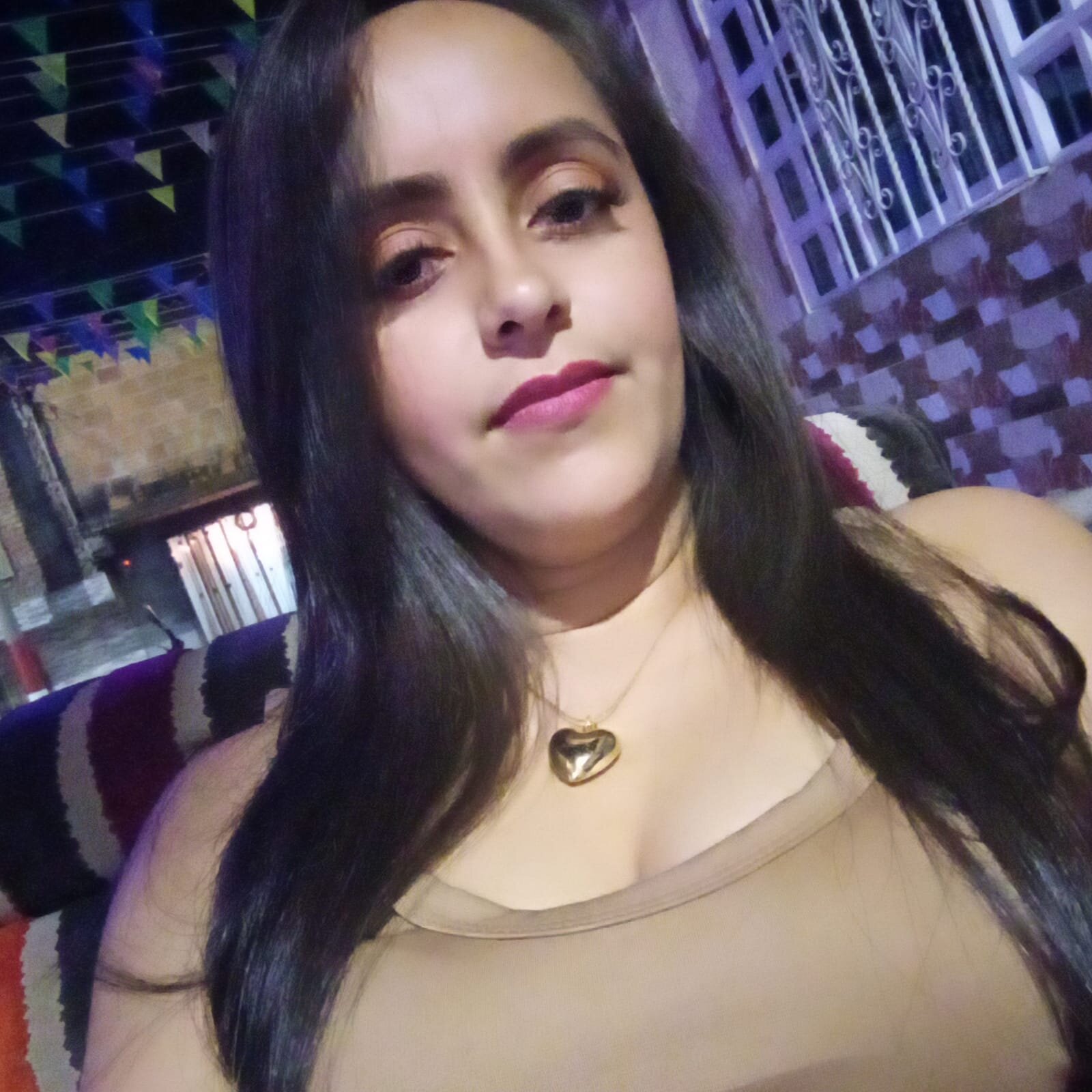 hana_whitee