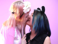 yukiandhannah's Offline XXX Chat