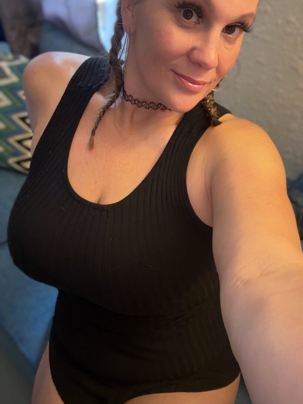 stripchat ariasweetaspie webcam profile pic via chatnmate.com