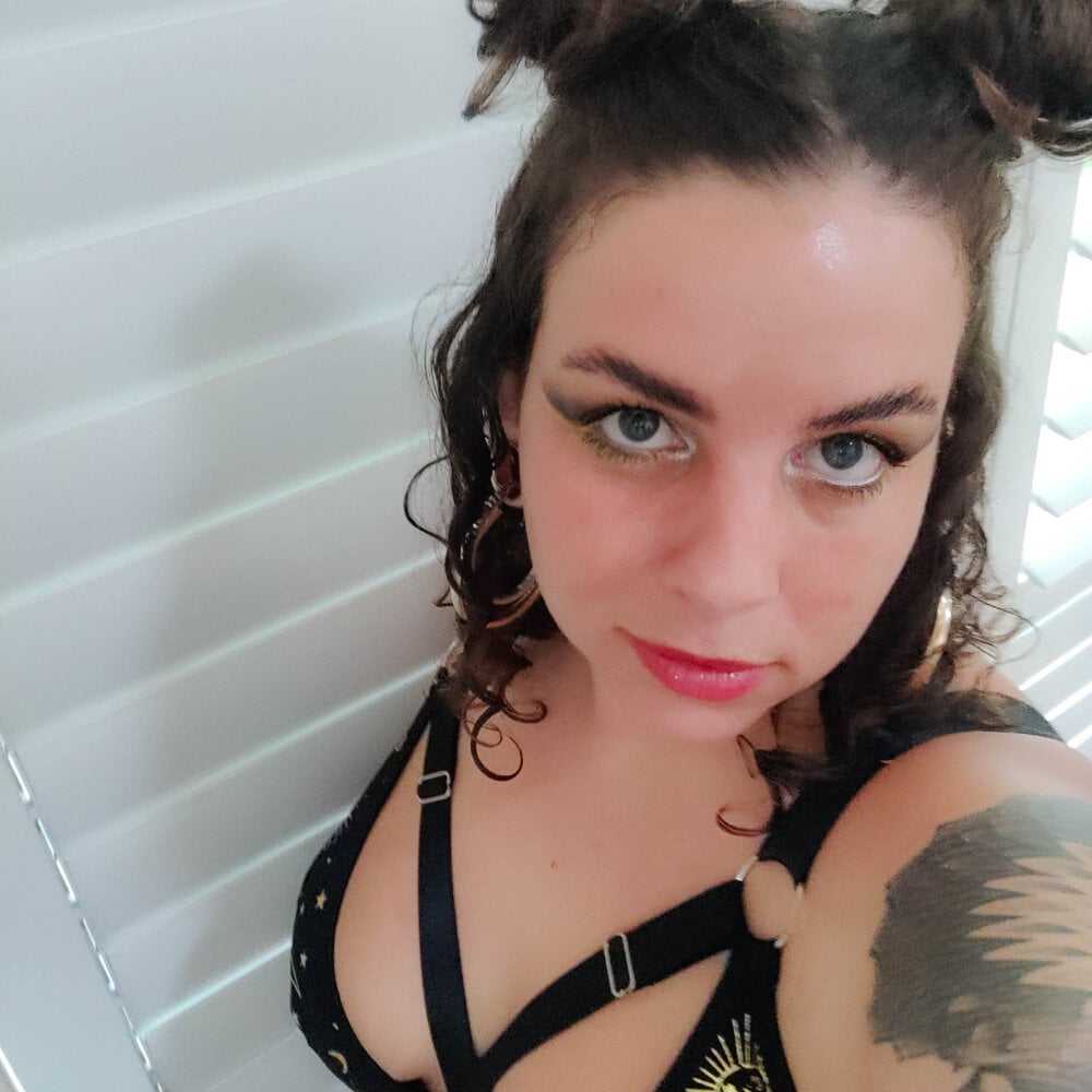 feralnymphominx profile