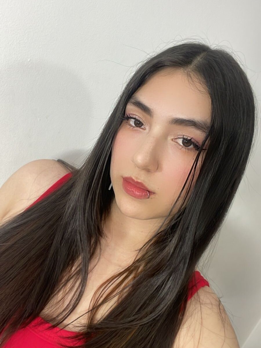 Live sex webcam photo for Luo_yi40 #289869353