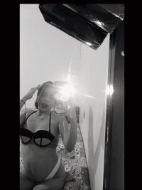 Camila_rose8's Offline XXX Chat