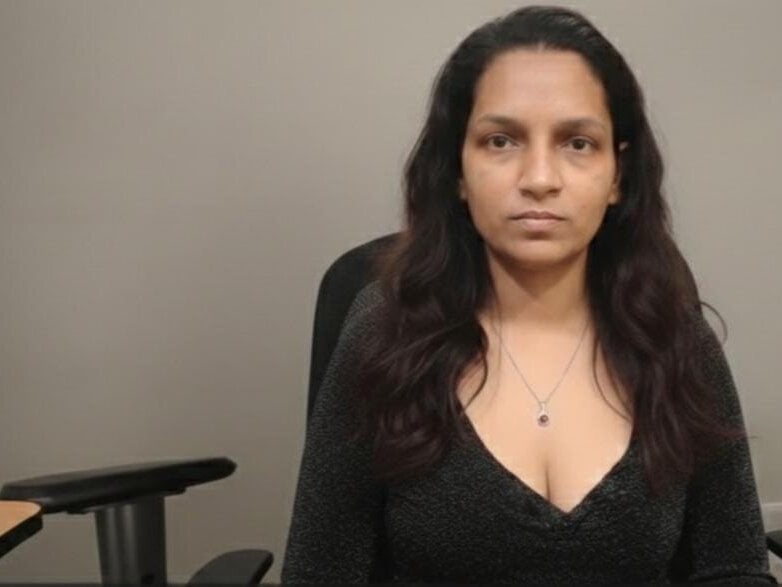 stripchat surbhi_fun5 webcam profile pic via amateursex-livecam.com