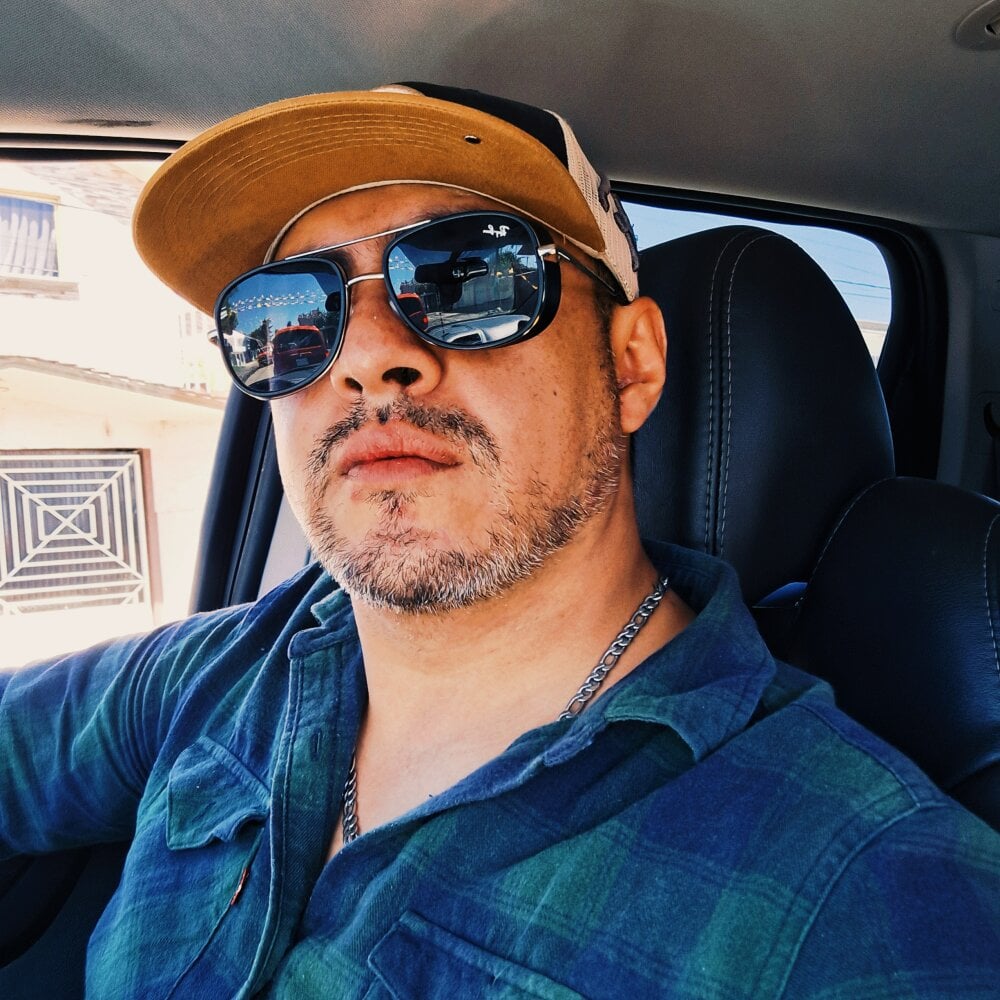 manu2412 from stripchat