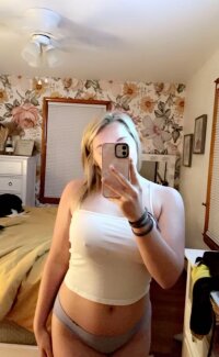 ava_rose1's Offline XXX Chat