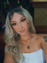 Azaleahunny's Offline Chat Room