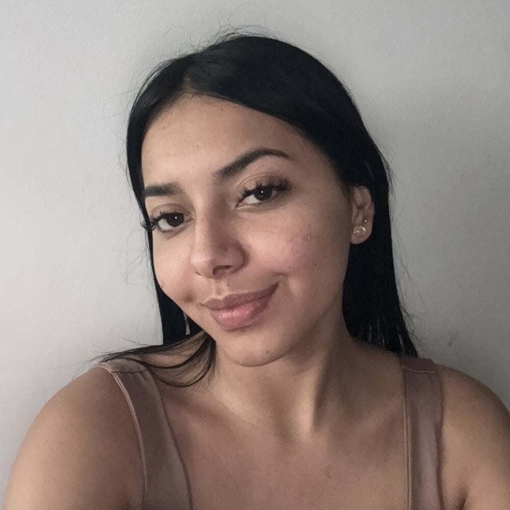 xxx-topcamgirls.com scarlett699 livesex profile in in-a-coven cams