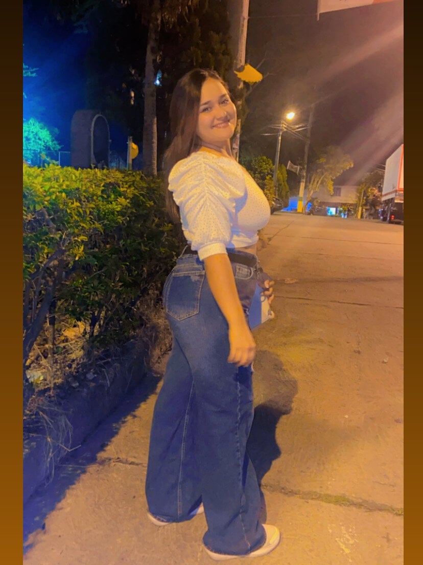 Live sex webcam photo for lauraapril #291352766