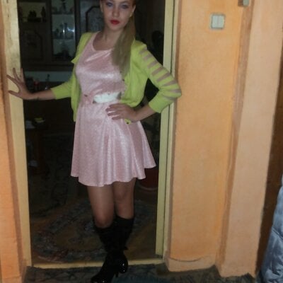 LetsGetMessyBBy Female Analtoys Online Webcam Chat