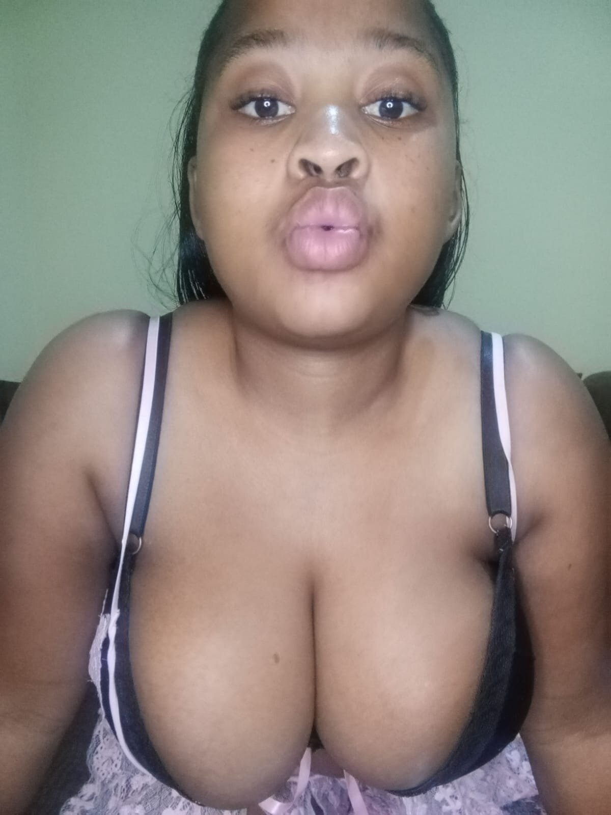 Hotty-boobsx