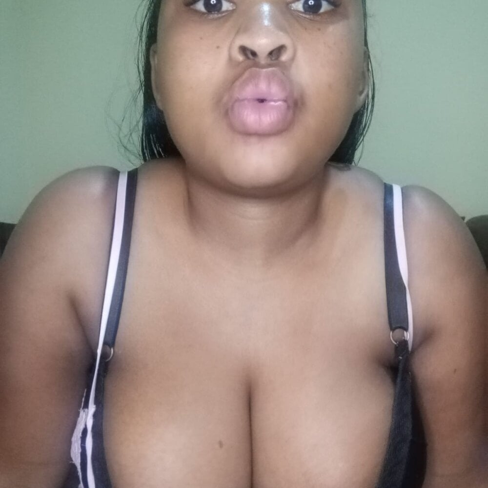 Hotty-boobsx profile