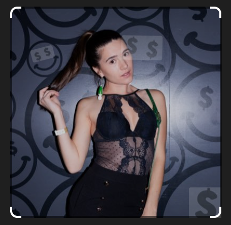 Watch bambifarrina live on cam on StripChat
