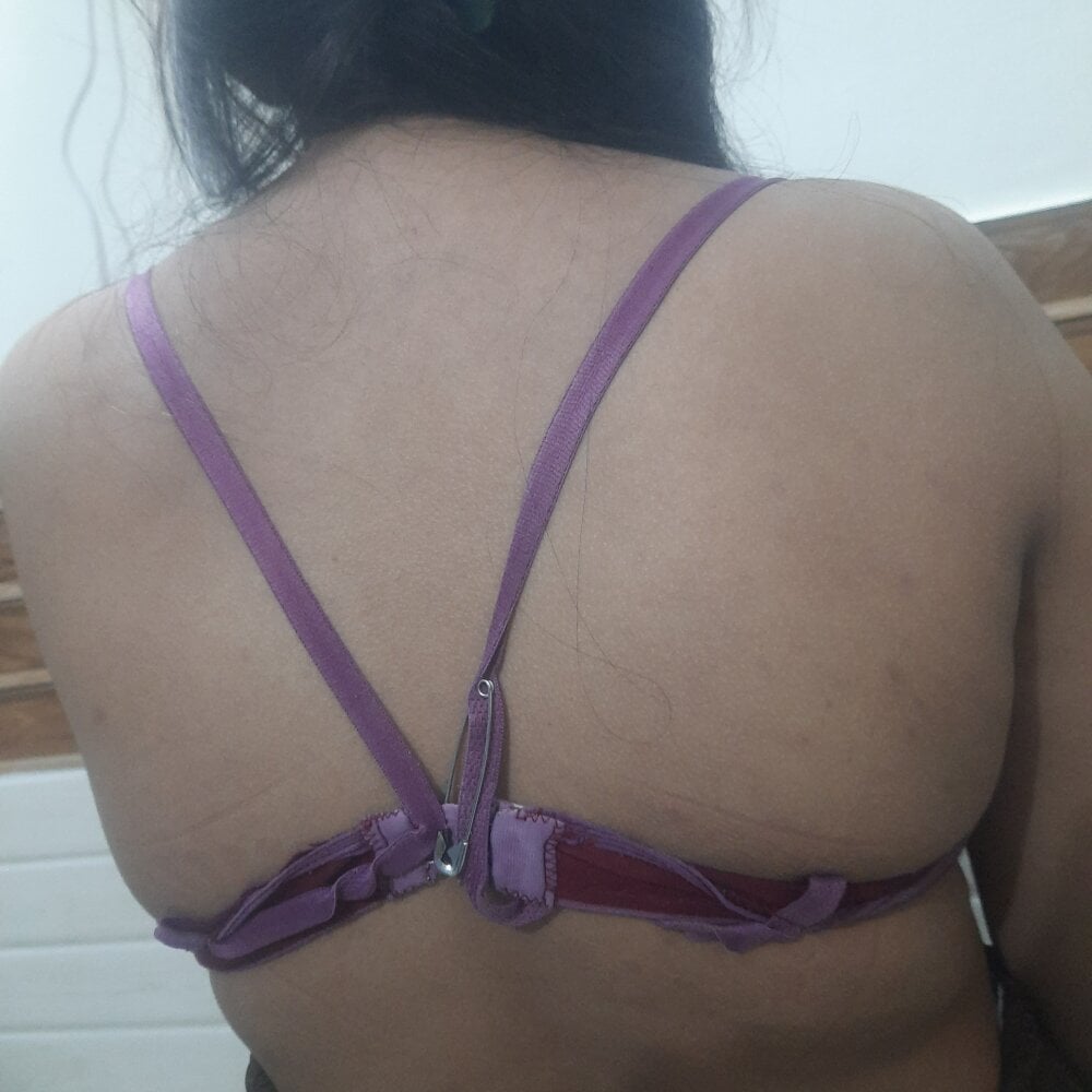 anchal-si from stripchat