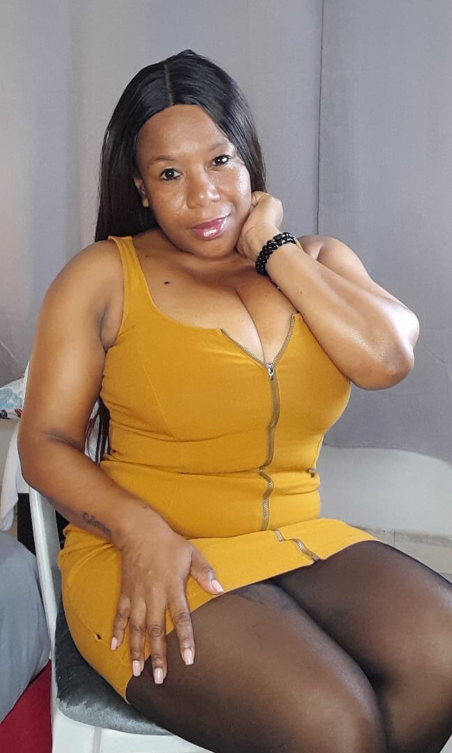 Live sex webcam photo for ShantalDior #290873930