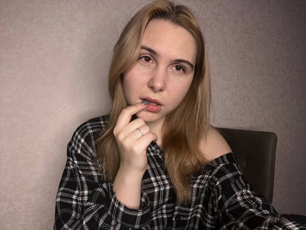 XXX chat uživo modela MyraLitterers