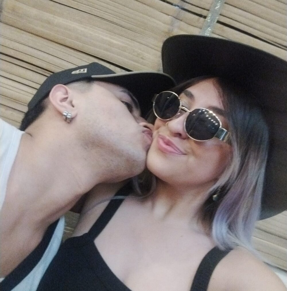 sara_and_jhon offline XXX-chat