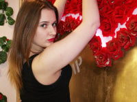 BellaPleasurable's Offline Chat Room