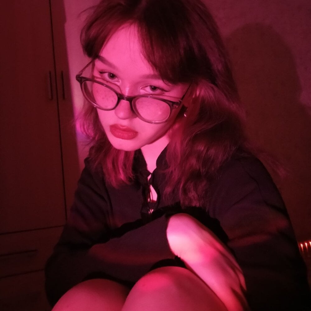 Arami_pussy profile