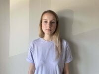 MadeleineWi's Offline Chat Room