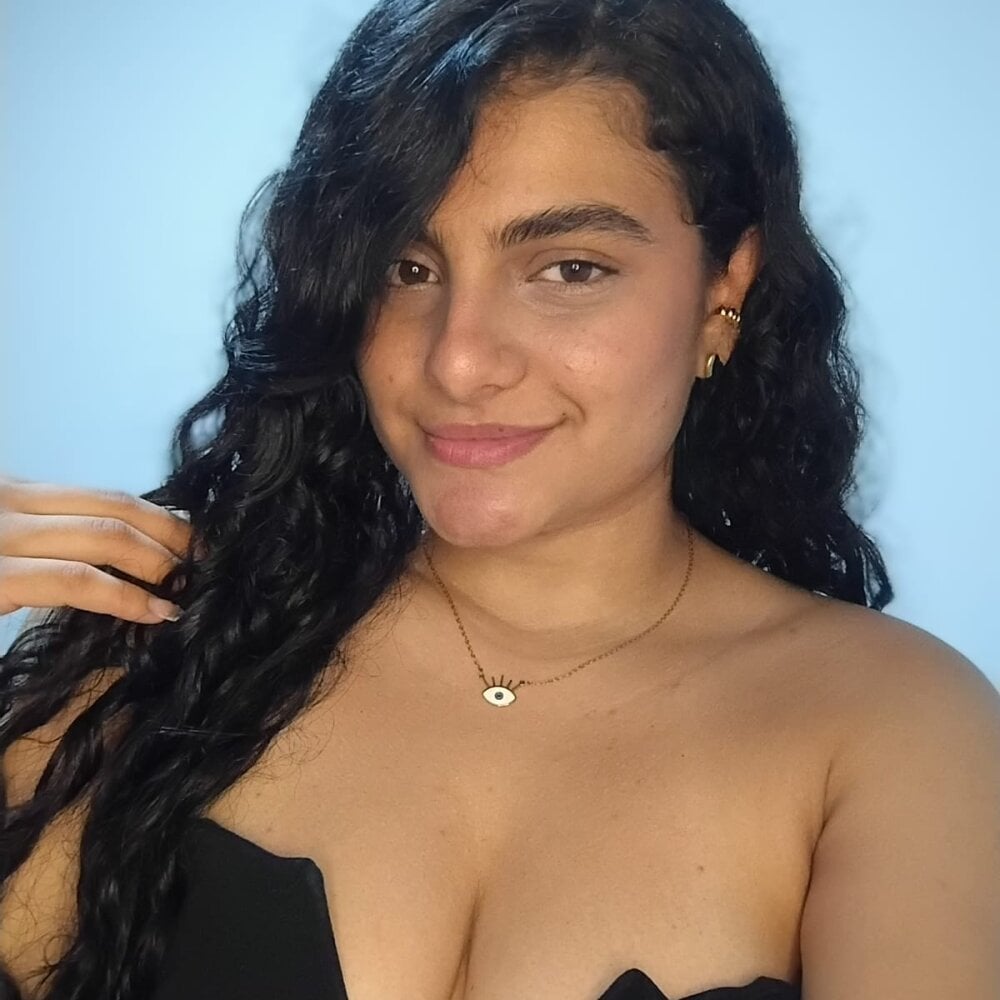 stripchat tu_luna_ramirez webcam profile pic via badgirlwebcam.com