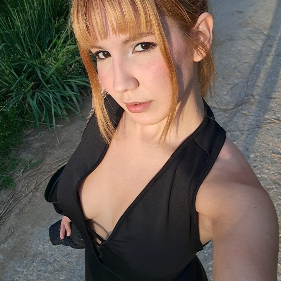 stripchat littlepinkyy webcam profile pic via coupleslivesex.com