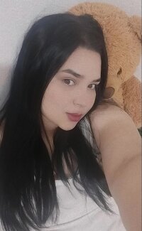 Tiana_Reiner19's Offline XXX Chat