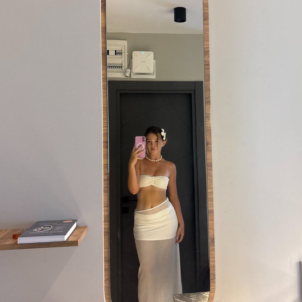 chatnmate.com rinablu livesex profile in asia cams