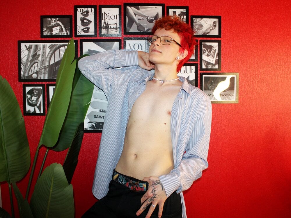 Ethan_Miltons Chat XXX offline