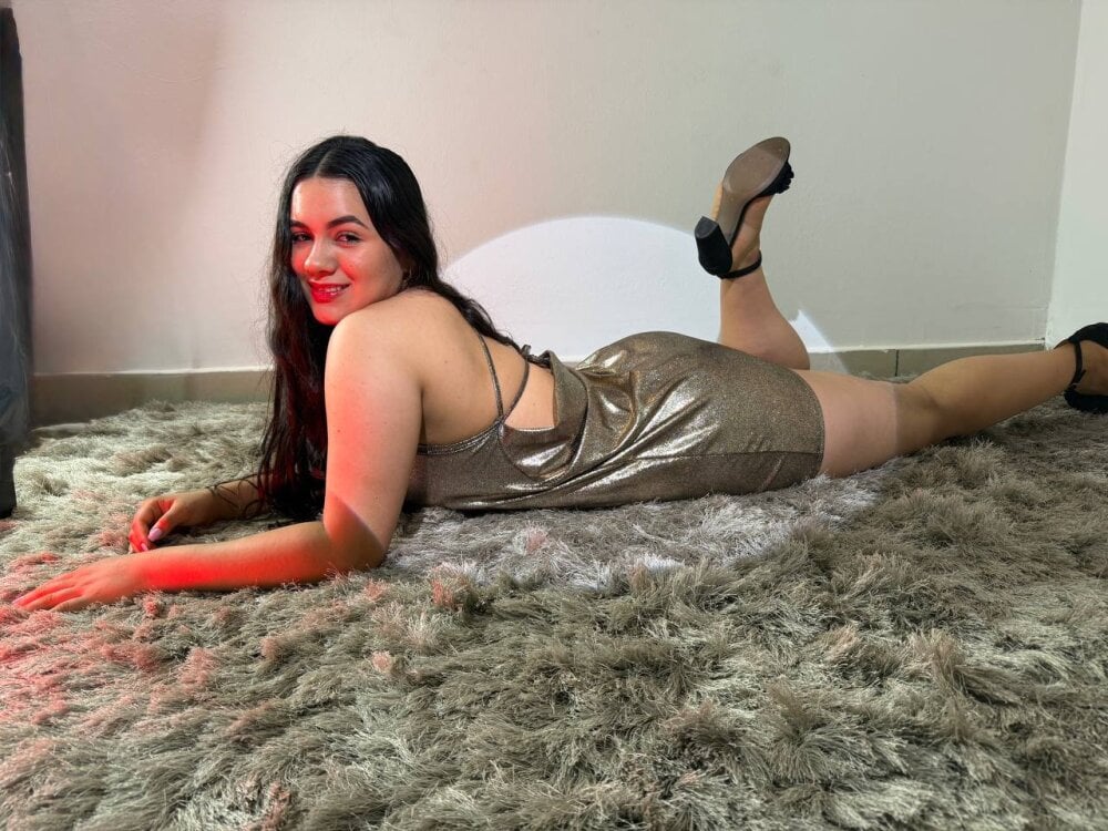 AlanaRosee_'s Offline XXX Chat
