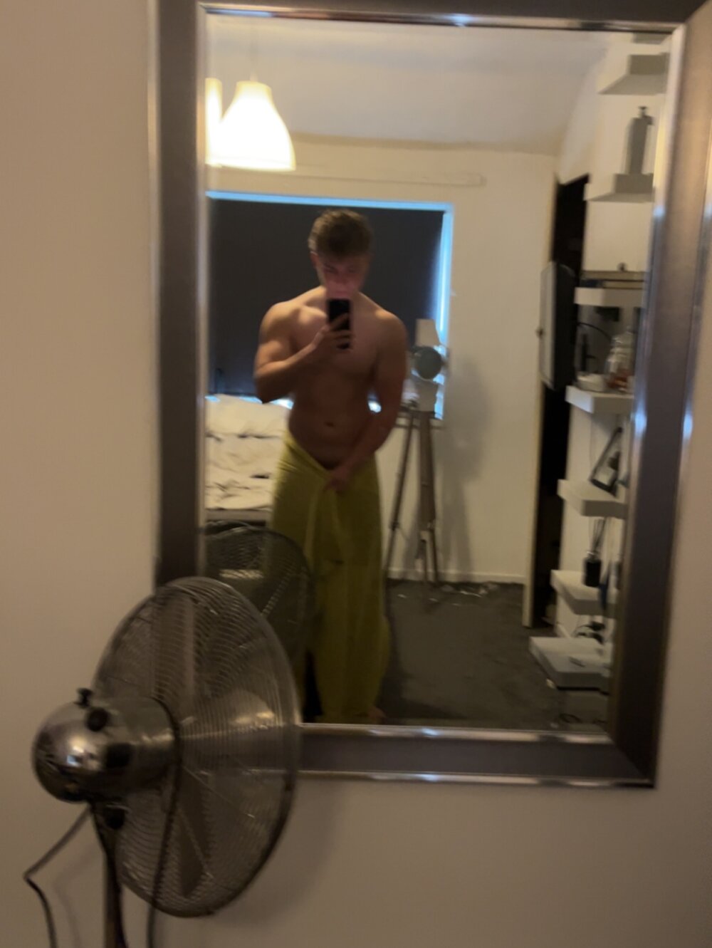 bigyoungman18 from stripchat
