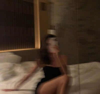 KiraSunshinee 🌄 live sex cam