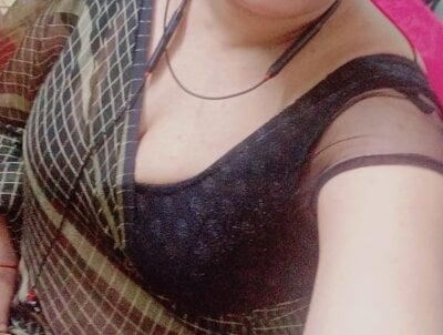 Sexyramya_ on StripChat