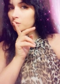 IsabellaBoobs' Offline Chat Room
