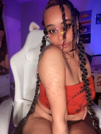 Model loveluna8