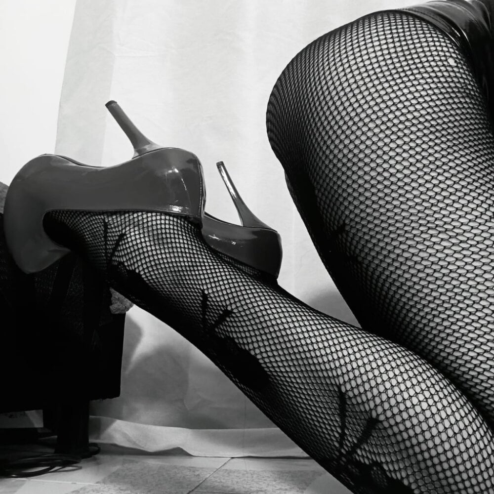 antonella_hot20 from stripchat