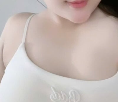 Zara_chuan Female Asiancreampie Online Webcam Strip