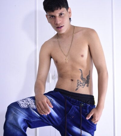 Ares_Taylor_ Male Smoke Webcam Strip