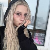 SimonaKaroly élő XXX-chatje