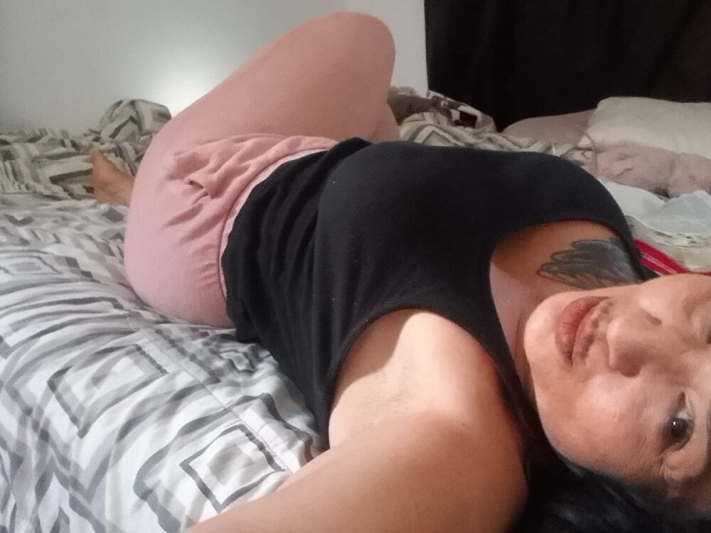 DIOSA_DIVINA_ profile