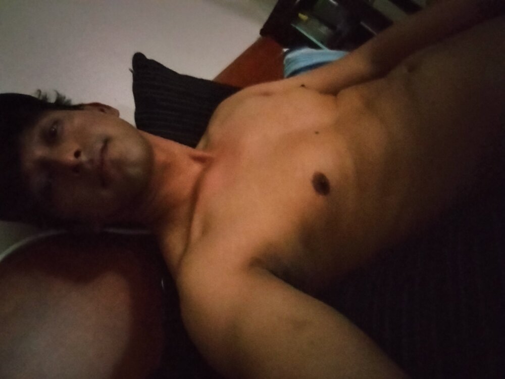 alphamancum from stripchat