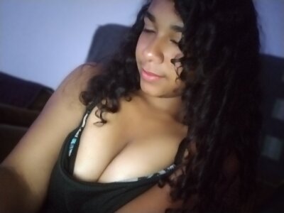 saraitumami_12 Live Cam and Statistics on UnifiedCams
