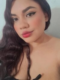 officialscarlett Adlı Modelin Çevrimdışı Sohbet Odası