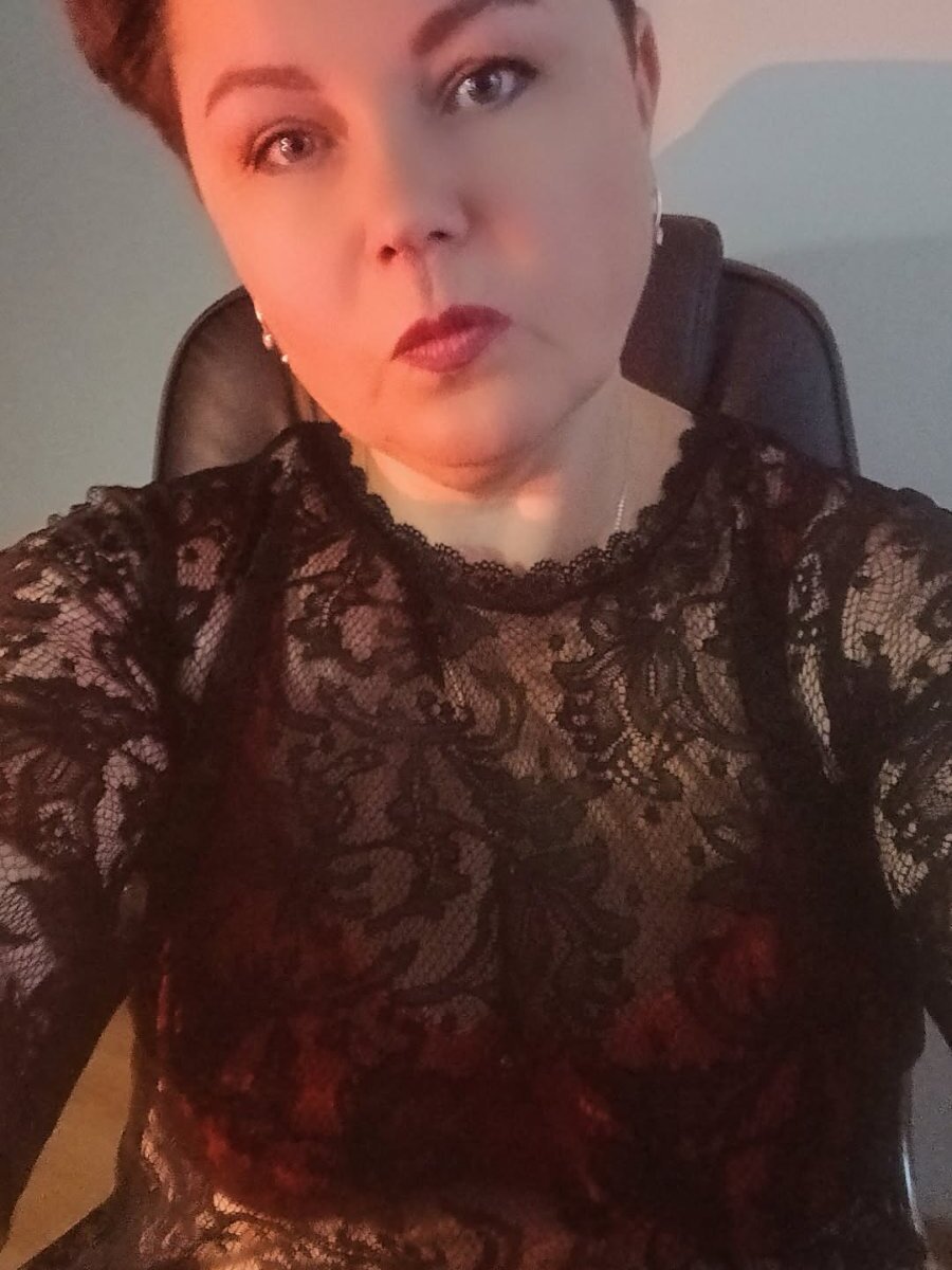 stripchat ellalove2277 webcam profile pic via glamcambabes.com